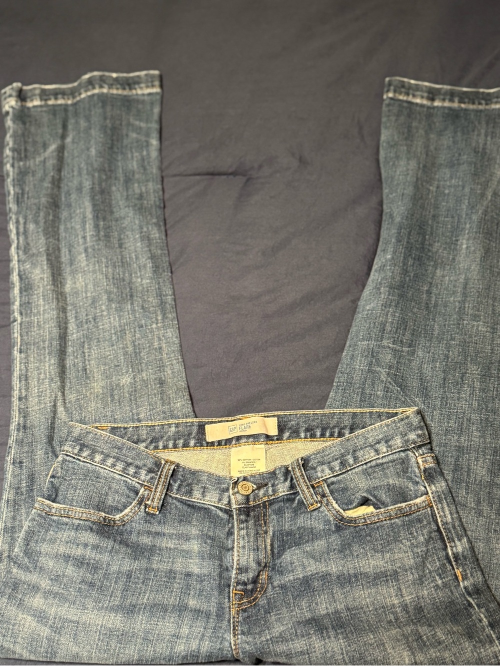 GAP Women's long and lean stretch flare  Medium Blue Wash